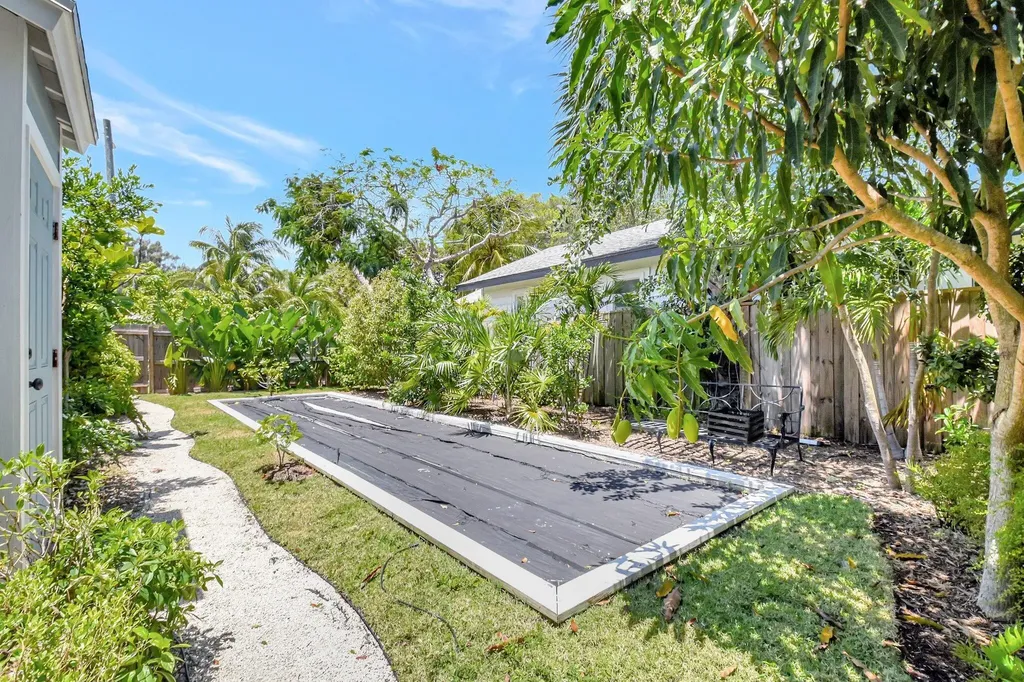 220 S L Street Lake Worth Beach FL 33460