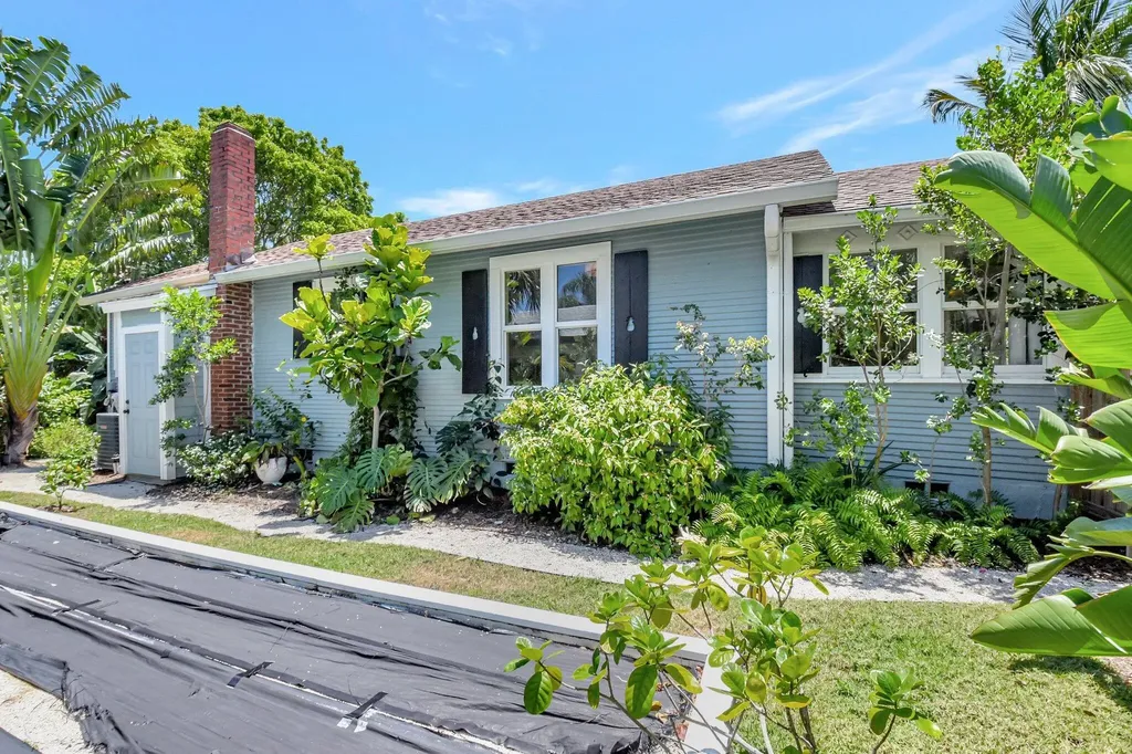 220 S L Street Lake Worth Beach FL 33460