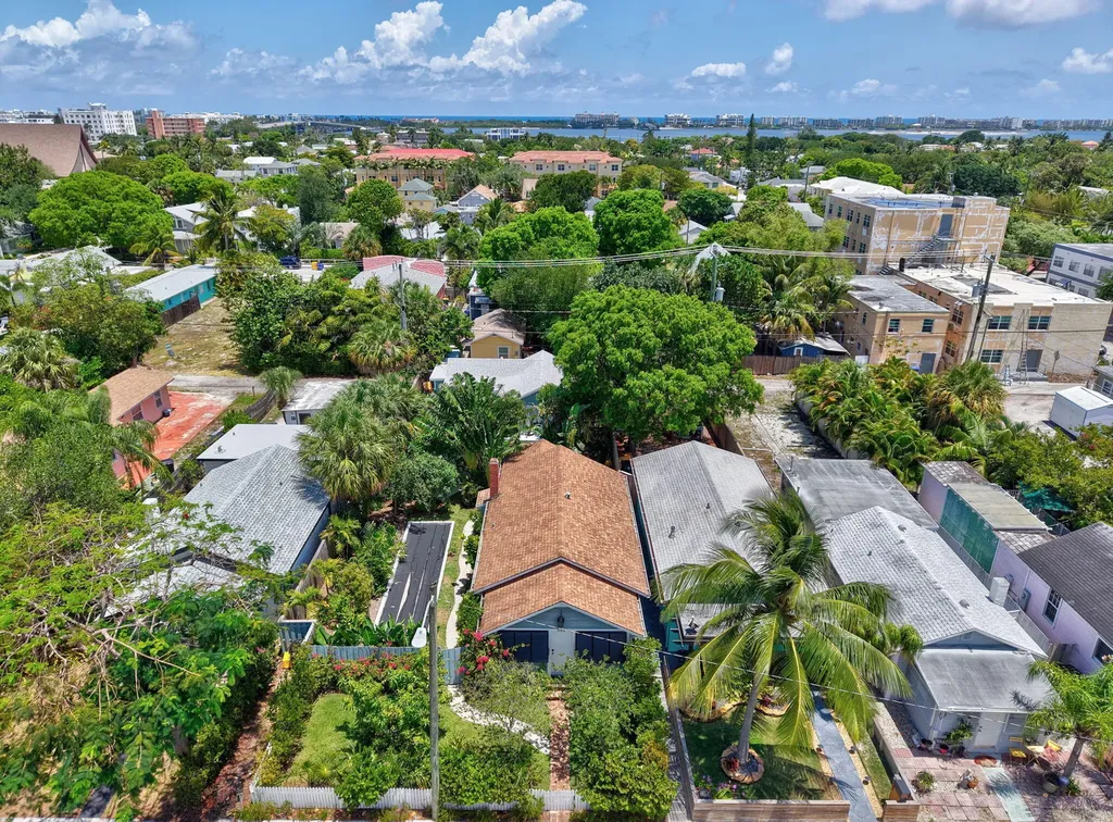 220 S L Street Lake Worth Beach FL 33460