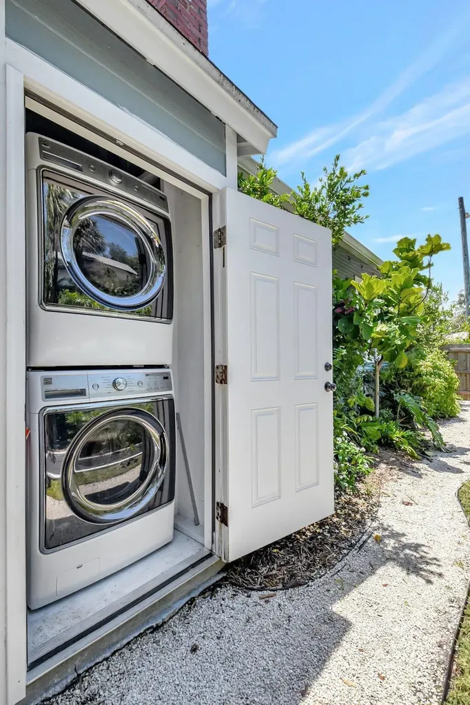 220 S L Street Lake Worth Beach FL 33460