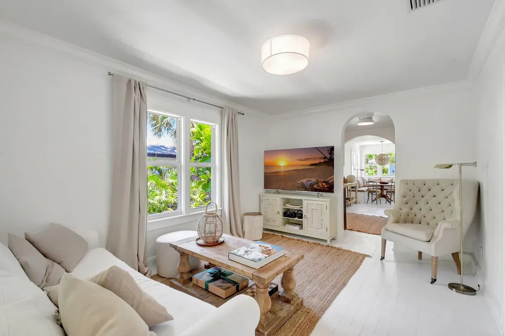 220 S L Street Lake Worth Beach FL 33460
