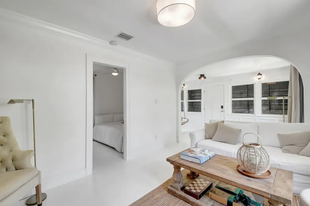 220 S L Street Lake Worth Beach FL 33460