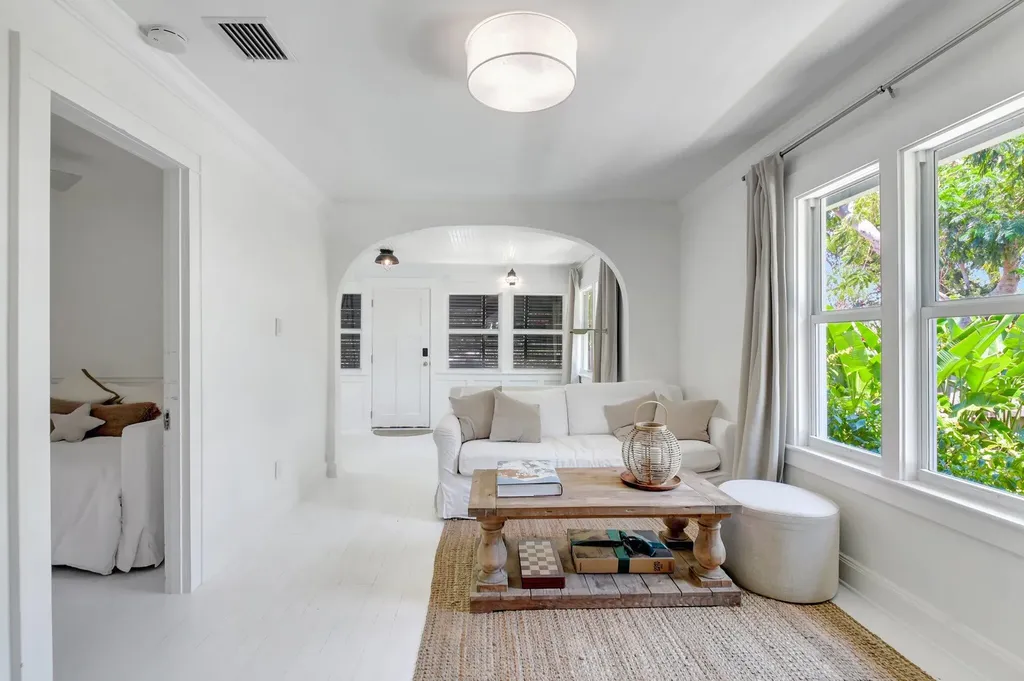 220 S L Street Lake Worth Beach FL 33460