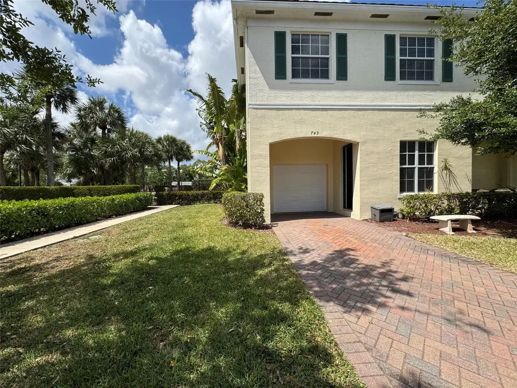 749 SW 3rd Avenue Pompano Beach FL 33060