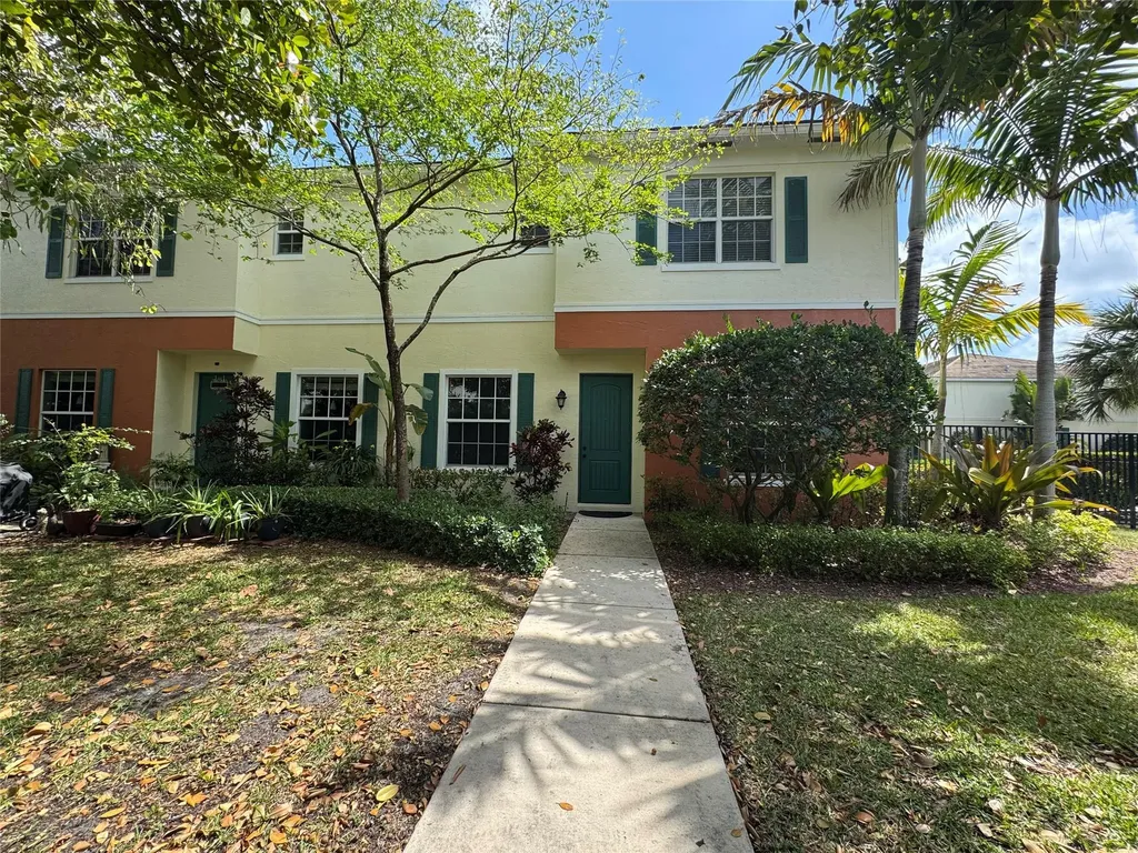 749 SW 3rd Avenue Pompano Beach FL 33060