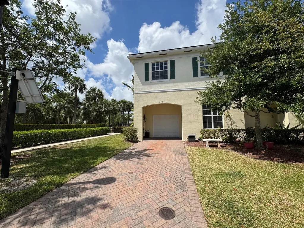 749 SW 3rd Avenue Pompano Beach FL 33060