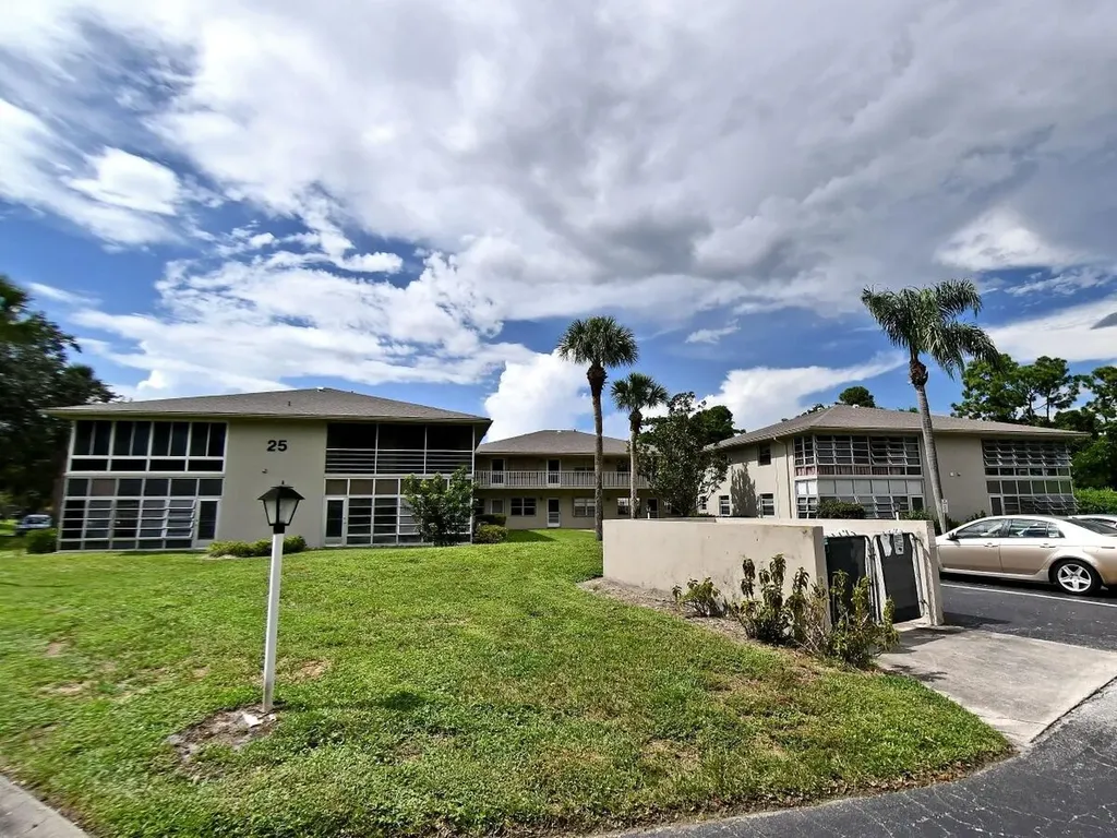 25 Lake Vista Trail Port St Lucie FL 34952