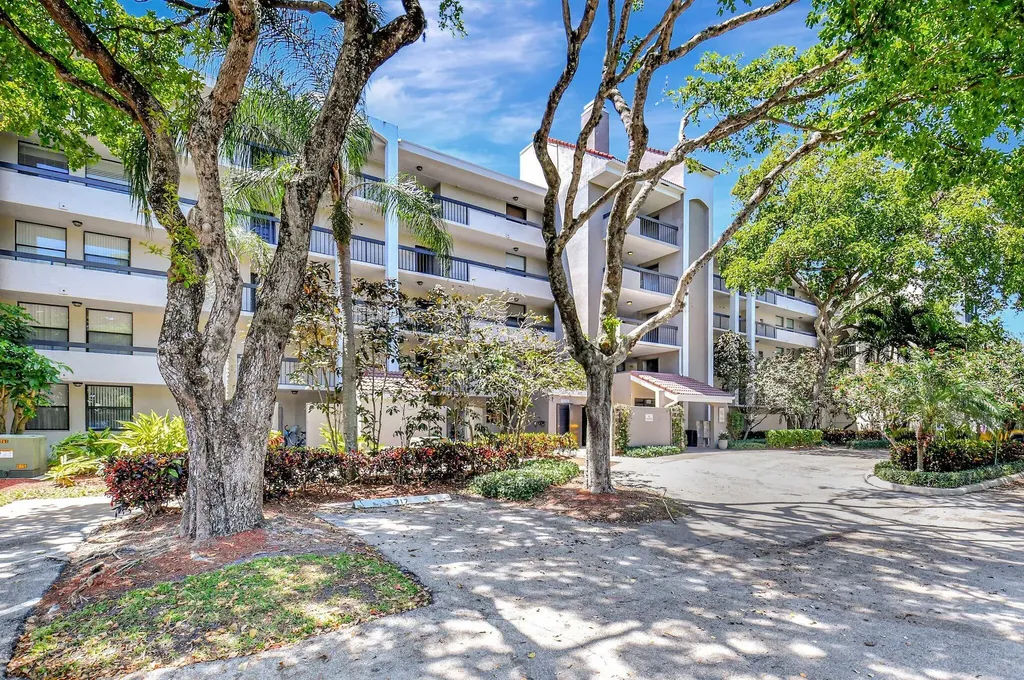 820 Lavers Circle Delray Beach FL 33444