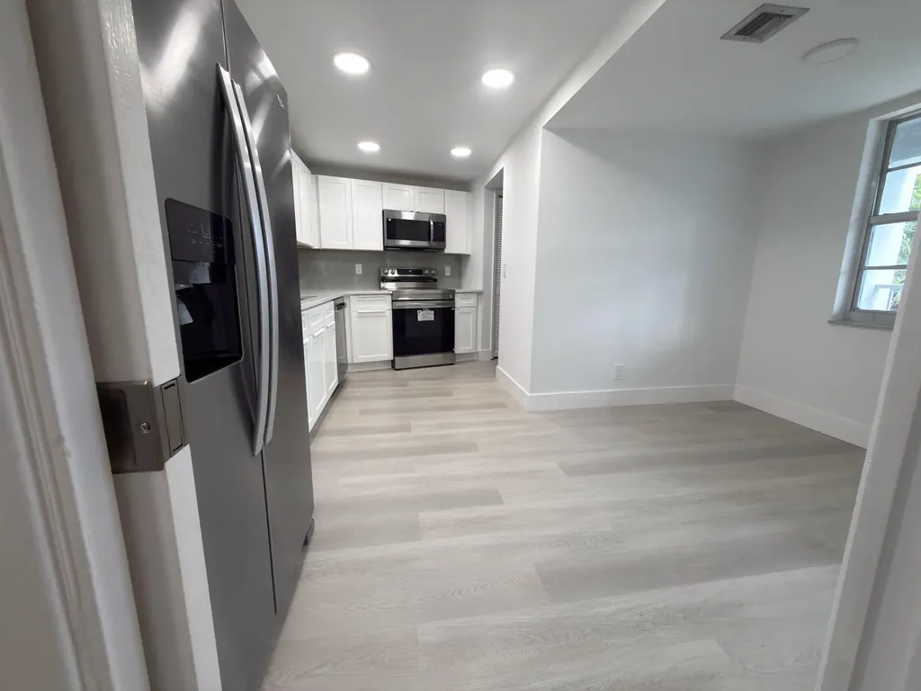 625 Oaks Drive Pompano Beach FL 33069