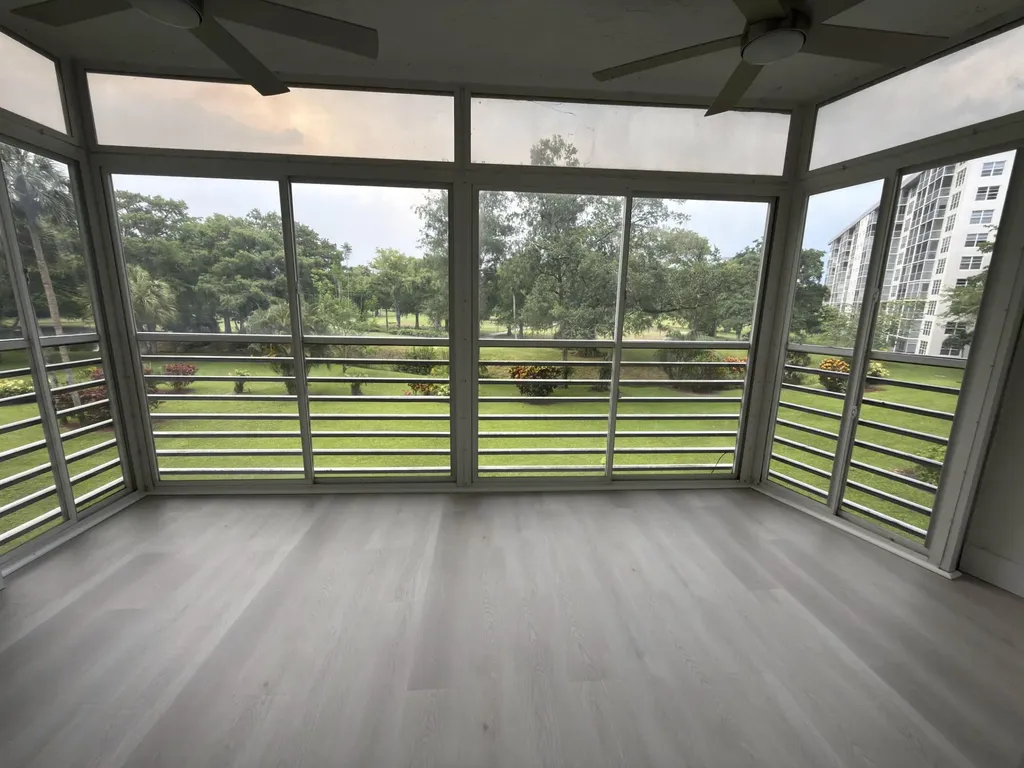 625 Oaks Drive Pompano Beach FL 33069