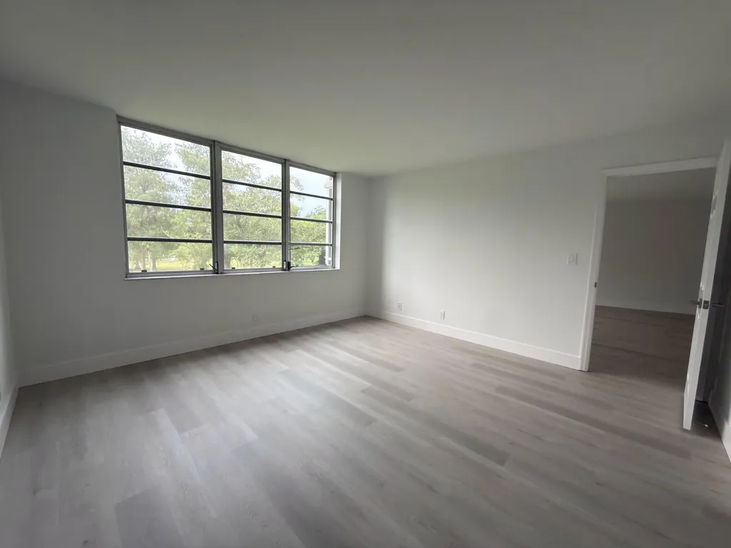 625 Oaks Drive Pompano Beach FL 33069