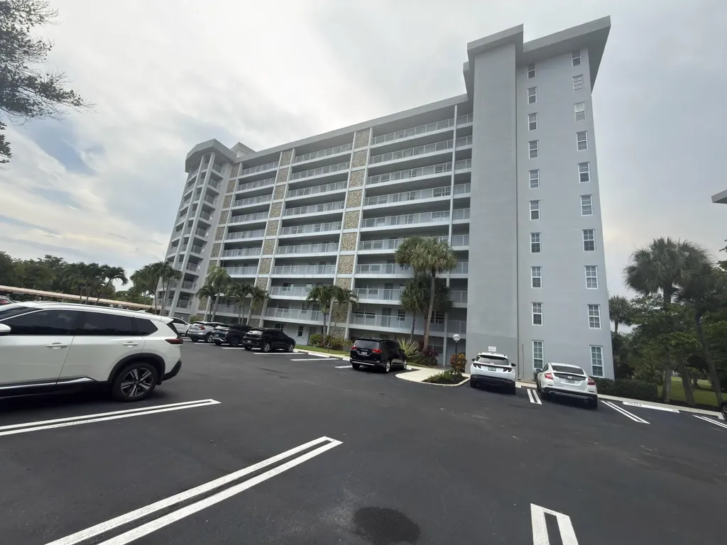 625 Oaks Drive Pompano Beach FL 33069