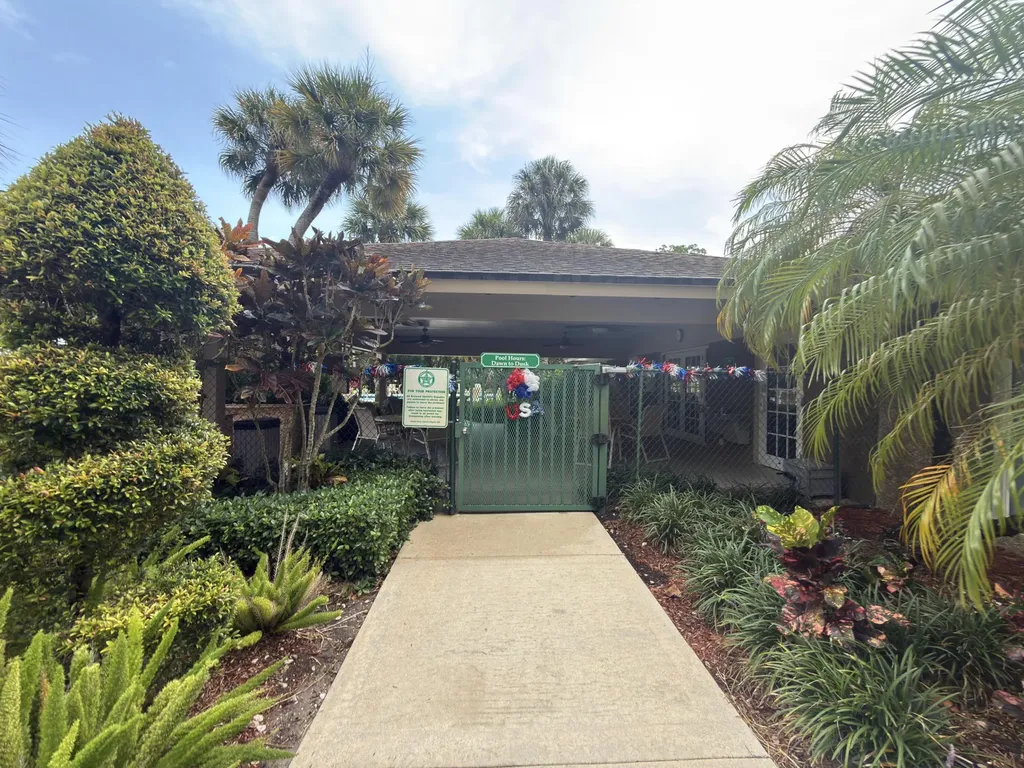 625 Oaks Drive Pompano Beach FL 33069