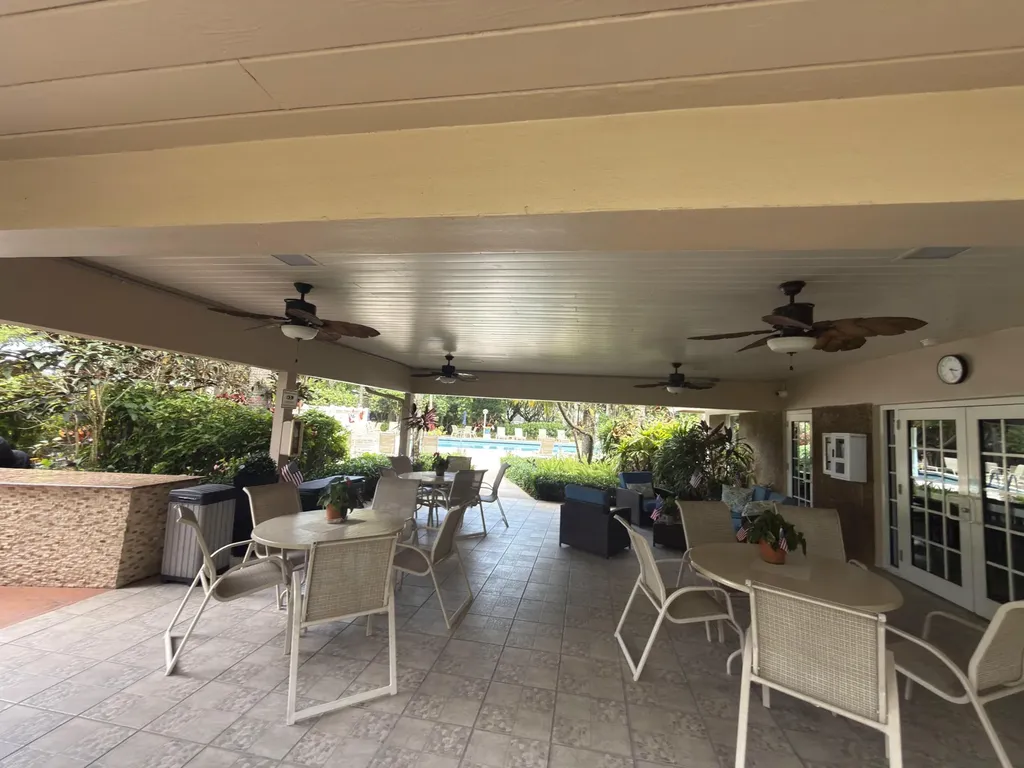 625 Oaks Drive Pompano Beach FL 33069