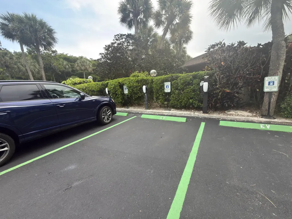 625 Oaks Drive Pompano Beach FL 33069