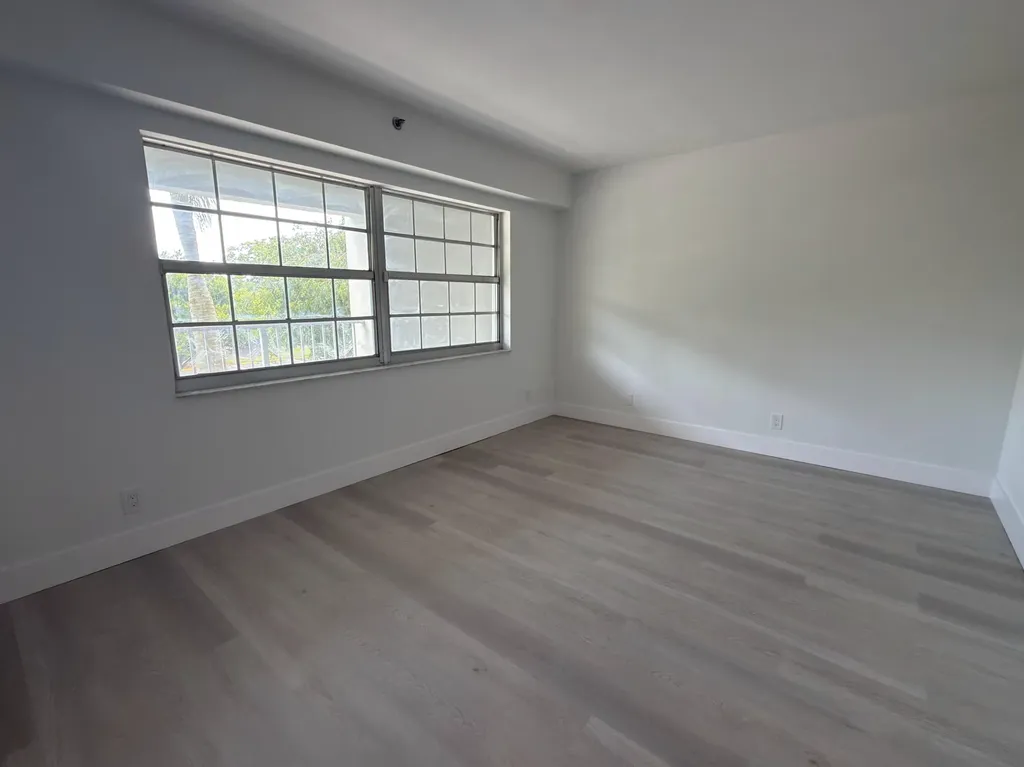 625 Oaks Drive Pompano Beach FL 33069