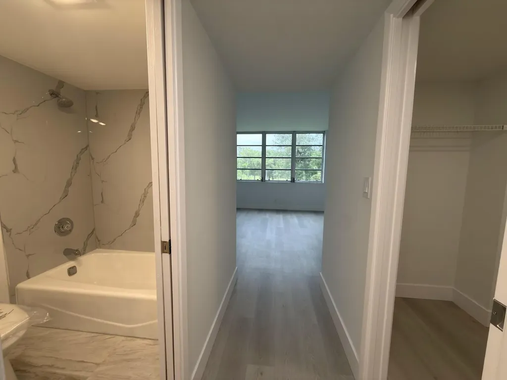 625 Oaks Drive Pompano Beach FL 33069