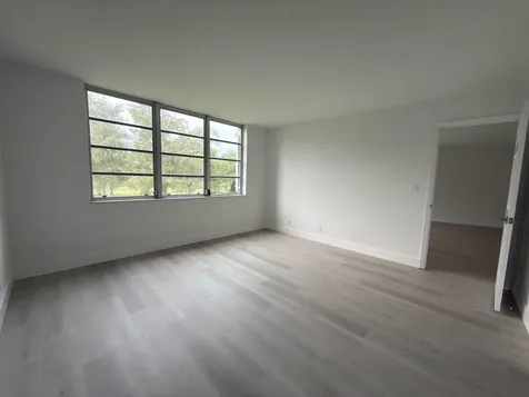 625 Oaks Drive Pompano Beach FL 33069