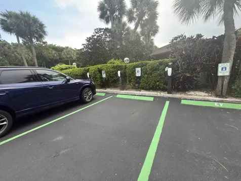 625 Oaks Drive Pompano Beach FL 33069
