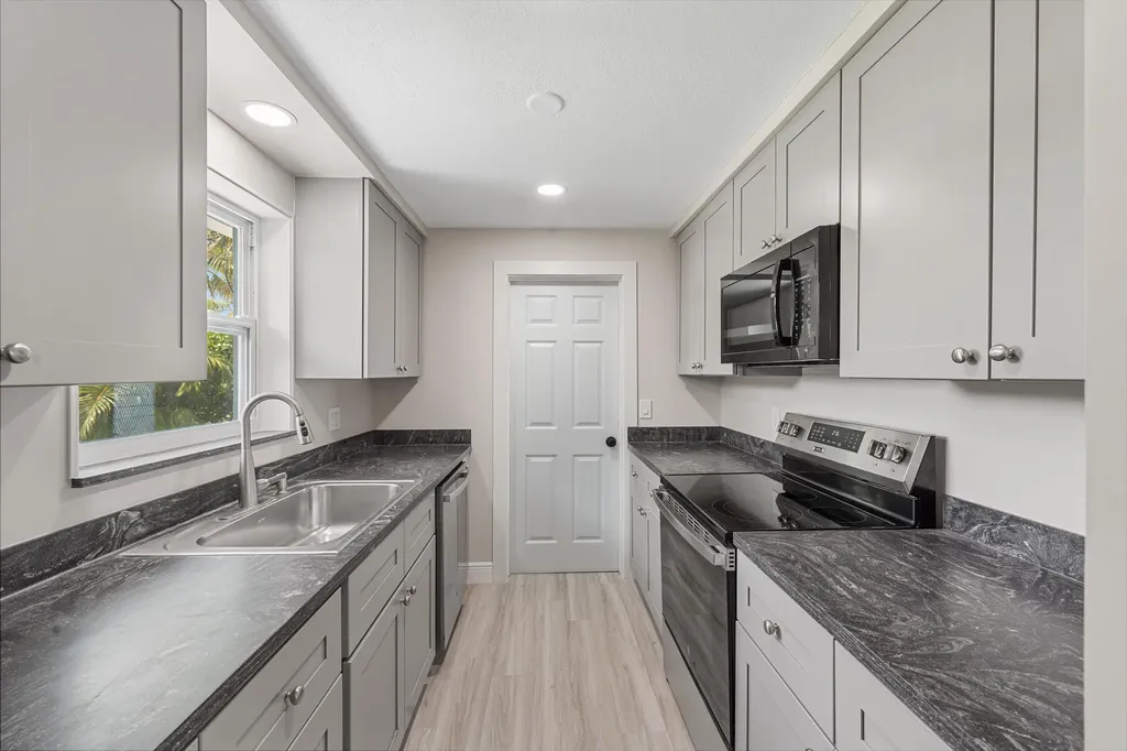 204 Circle E Jupiter FL 33458