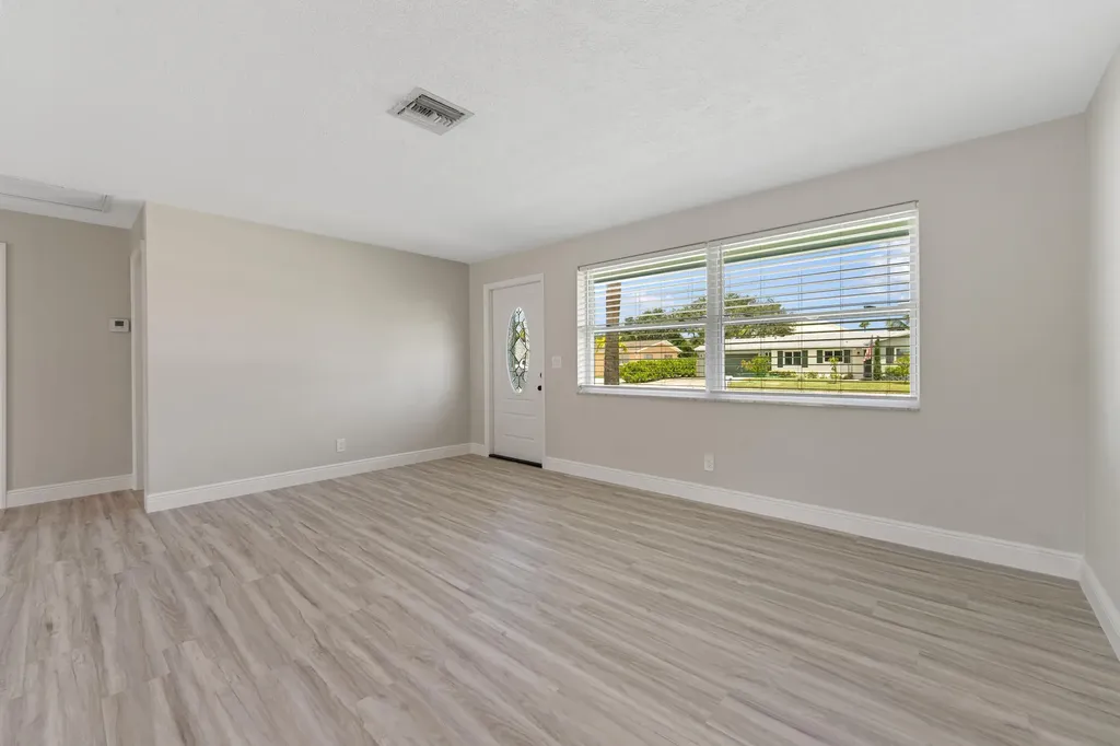 204 Circle E Jupiter FL 33458