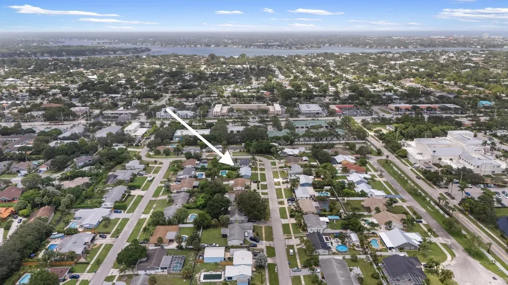 204 Circle E Jupiter FL 33458