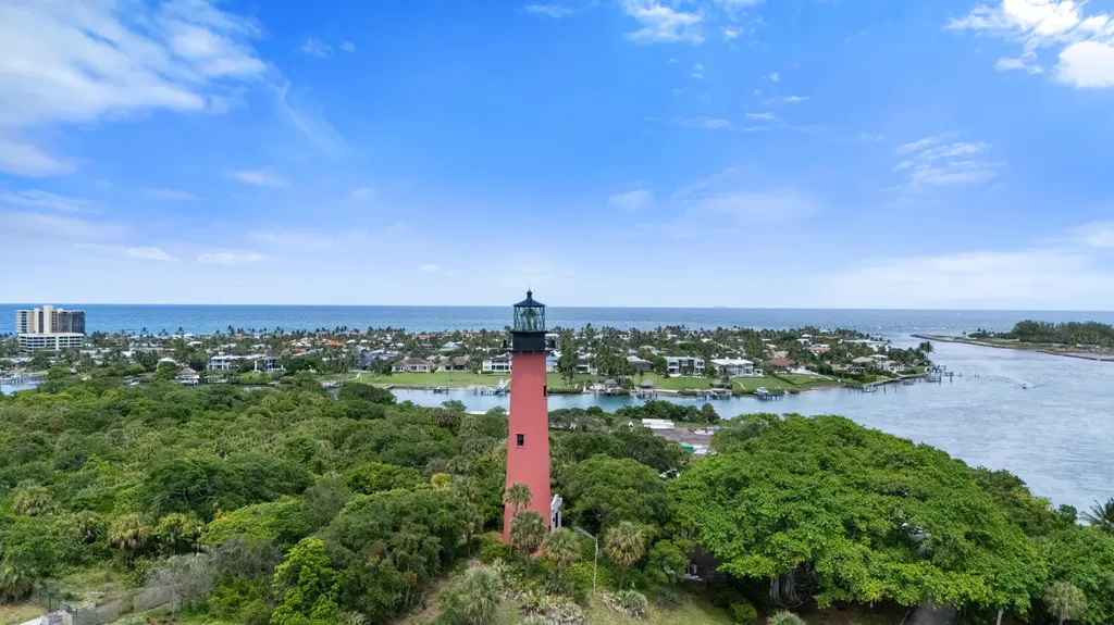 204 Circle E Jupiter FL 33458