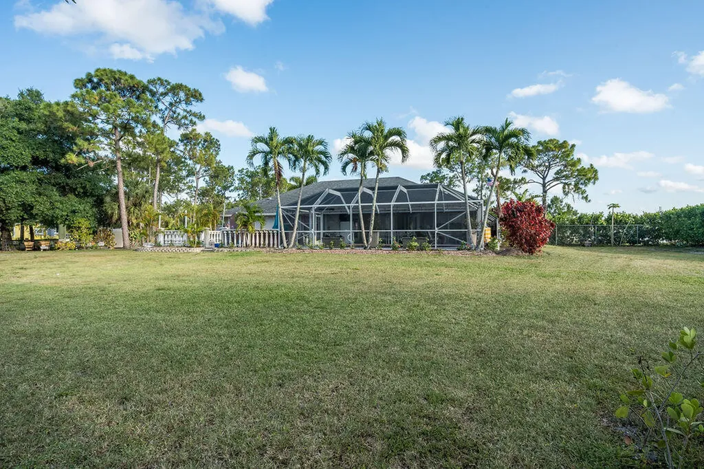 12987 N 66th Place N The Acreage FL 33470