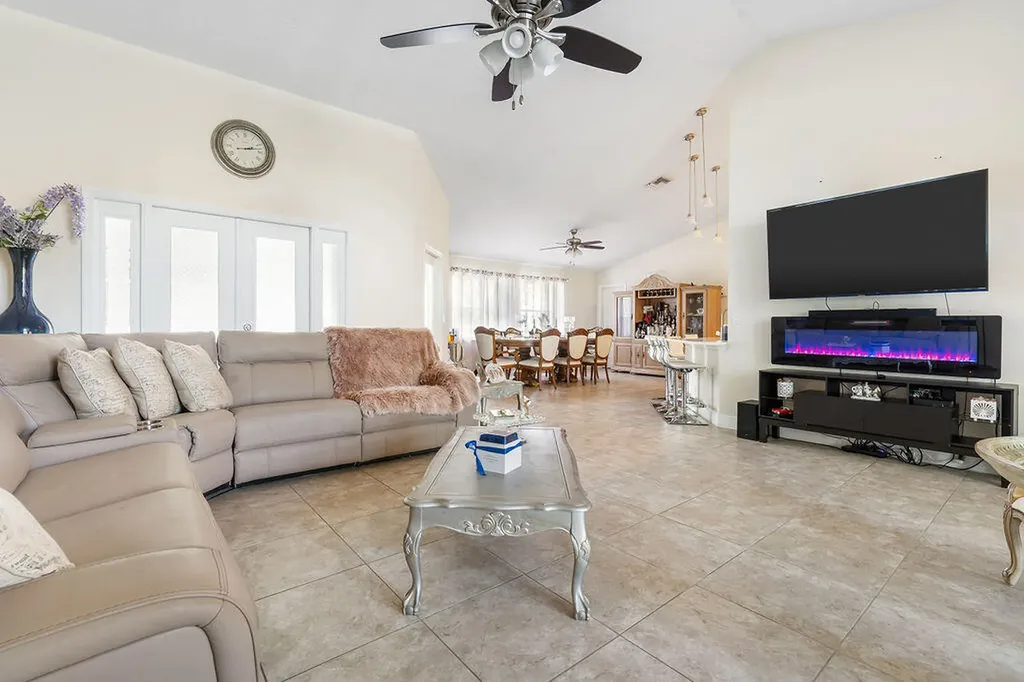 12987 N 66th Place N The Acreage FL 33470