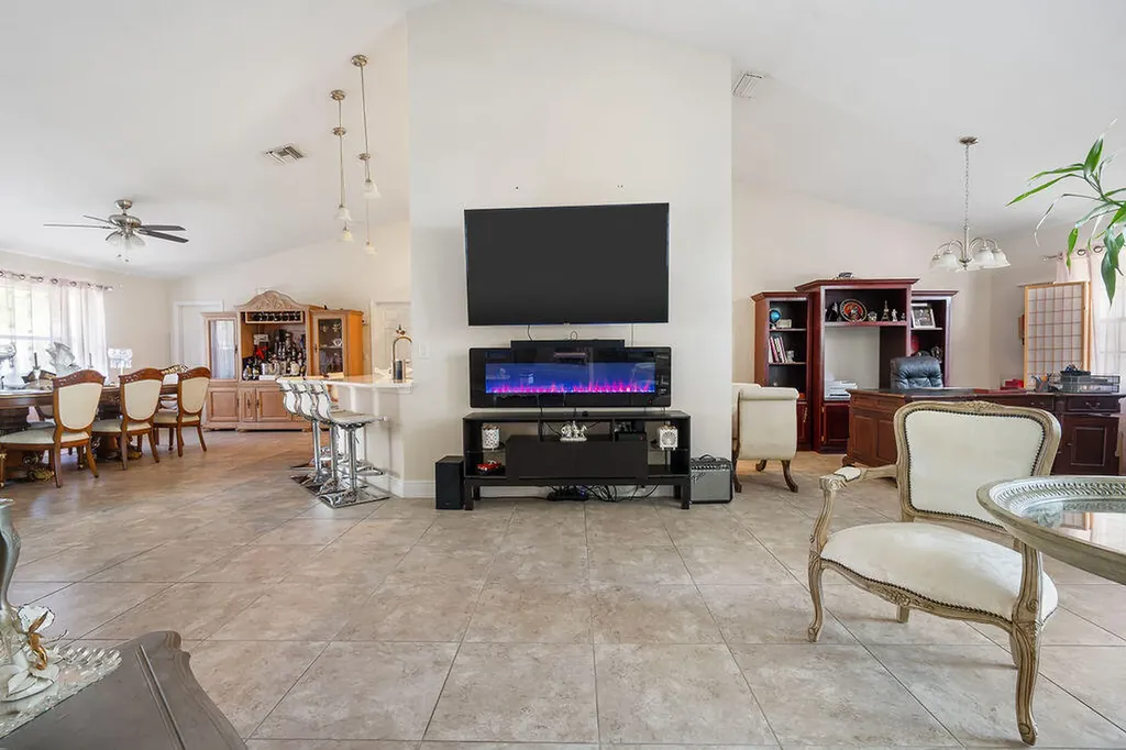12987 N 66th Place N The Acreage FL 33470