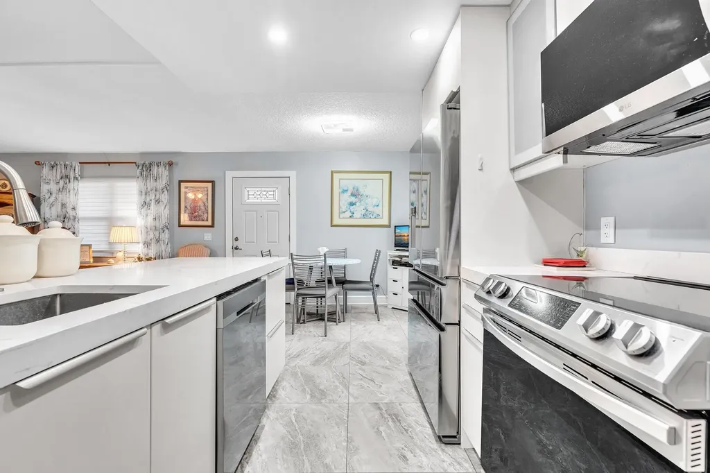 625 Normandy N Delray Beach FL 33484