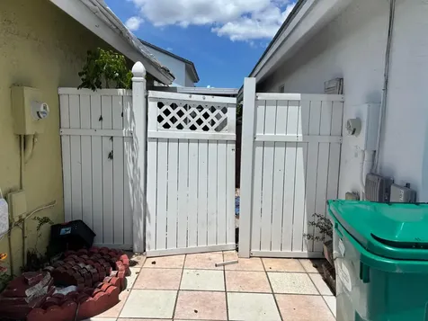 18476 NW 52nd Path Miami Gardens FL 33055