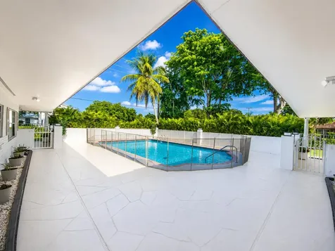 8501 NW 35th Street NW Coral Springs FL 33065