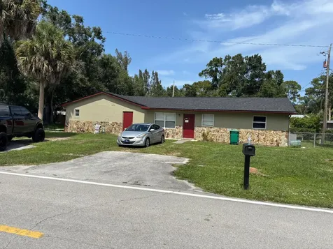 5298 Deleon Avenue Fort Pierce FL 34951