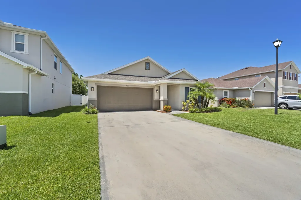 5435 NW Pine Trail Circle Port St Lucie FL 34983