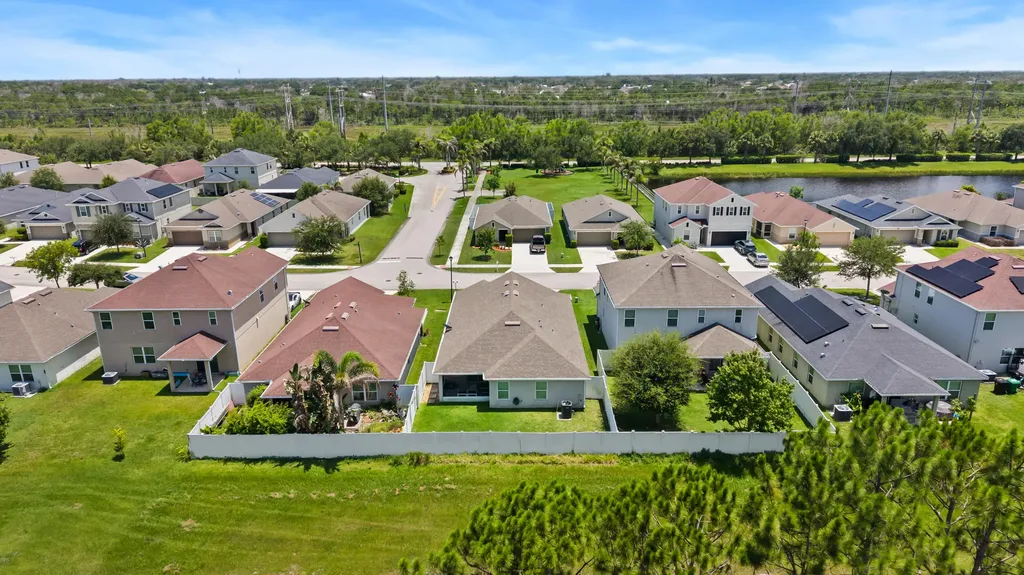 5435 NW Pine Trail Circle Port St Lucie FL 34983