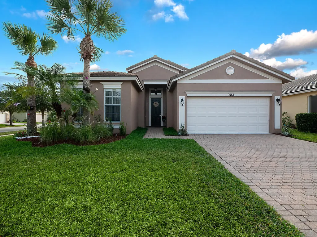 9563 SW Flowermound Circle Port St Lucie FL 34987