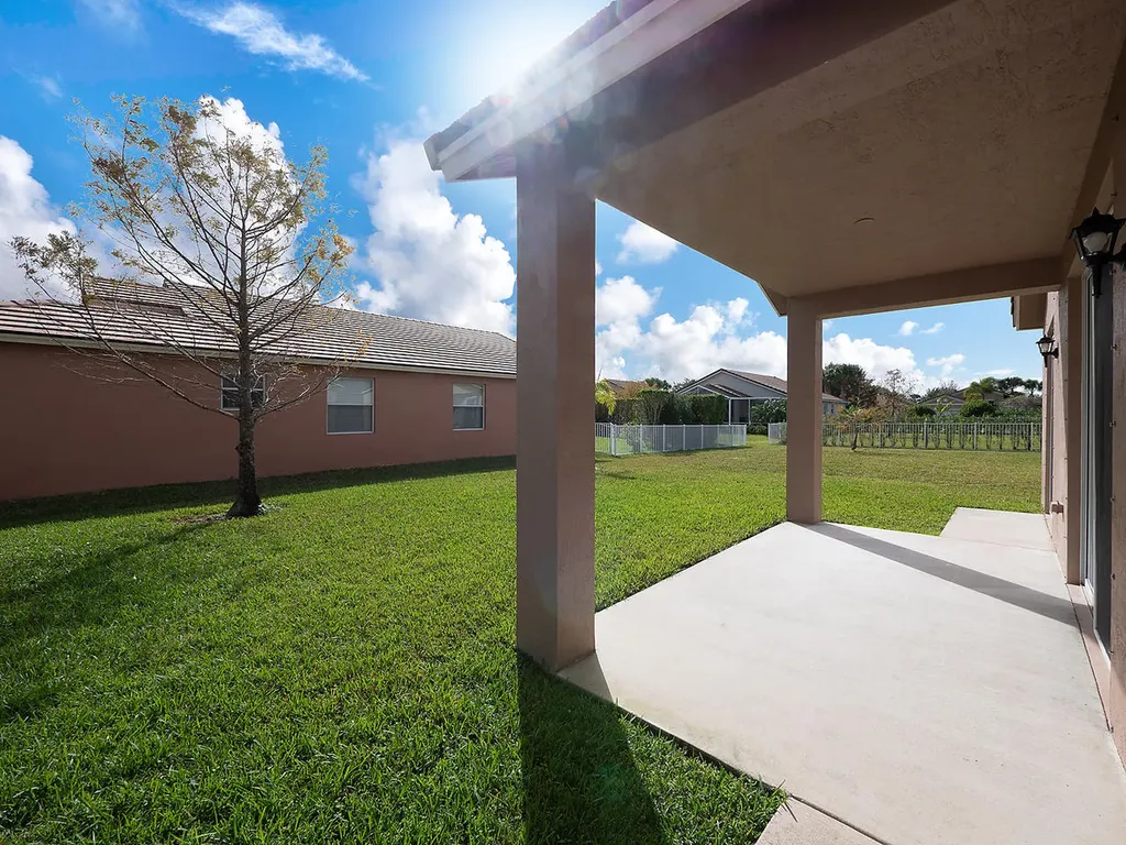 9563 SW Flowermound Circle Port St Lucie FL 34987