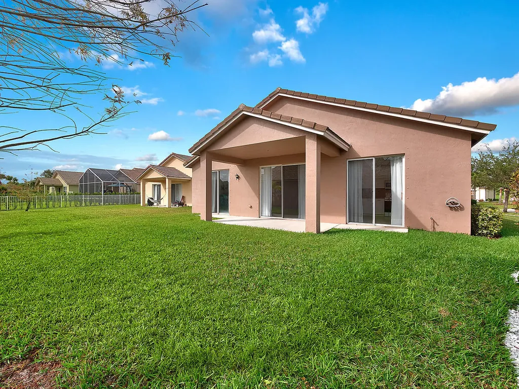 9563 SW Flowermound Circle Port St Lucie FL 34987
