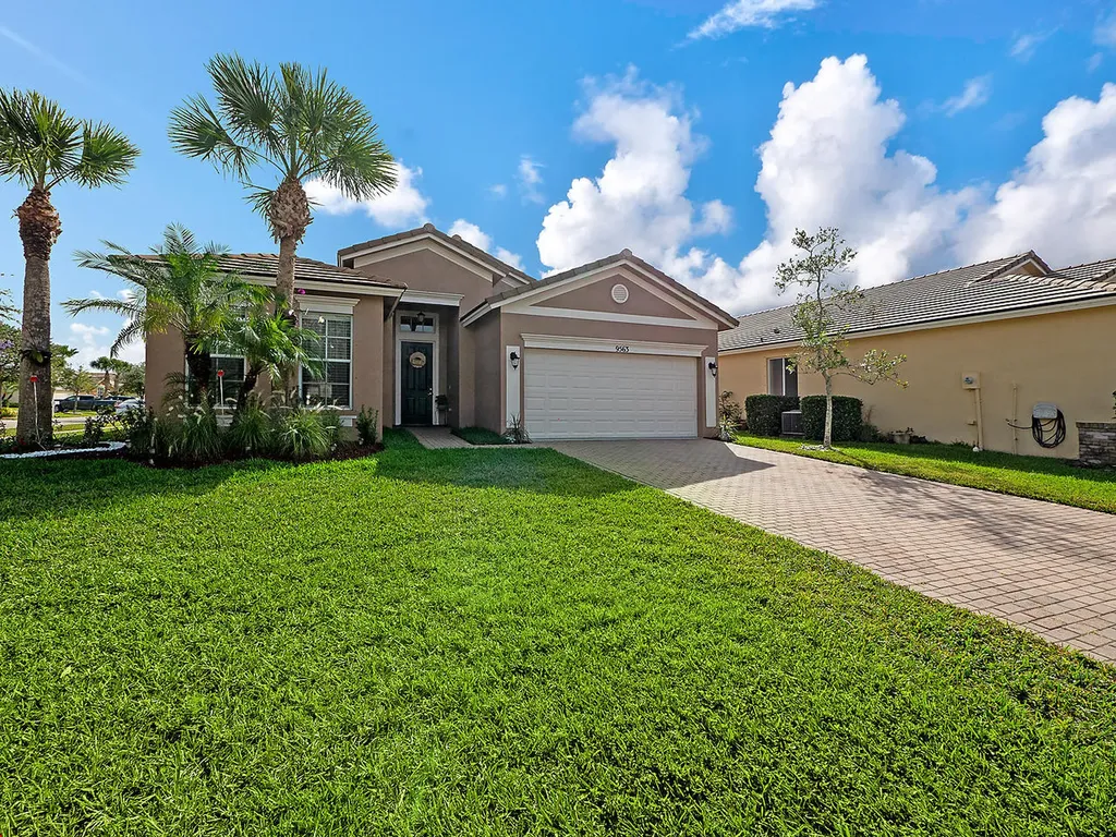 9563 SW Flowermound Circle Port St Lucie FL 34987