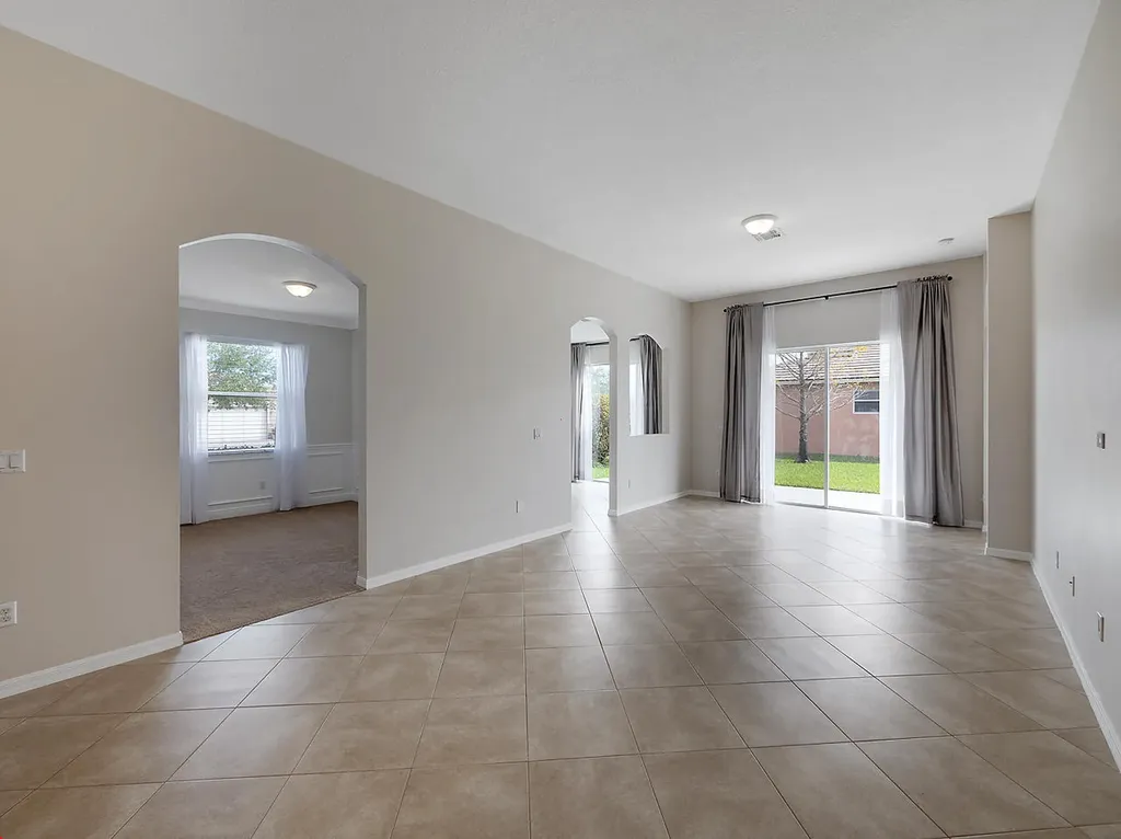 9563 SW Flowermound Circle Port St Lucie FL 34987