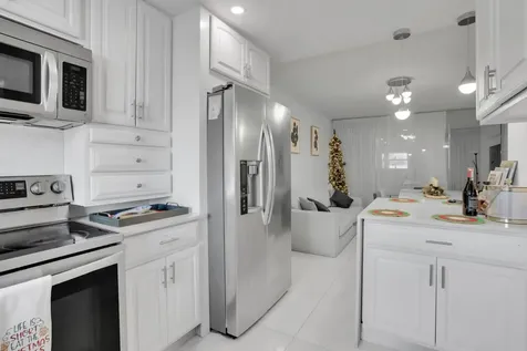 700 SE 6th Avenue Deerfield Beach FL 33441