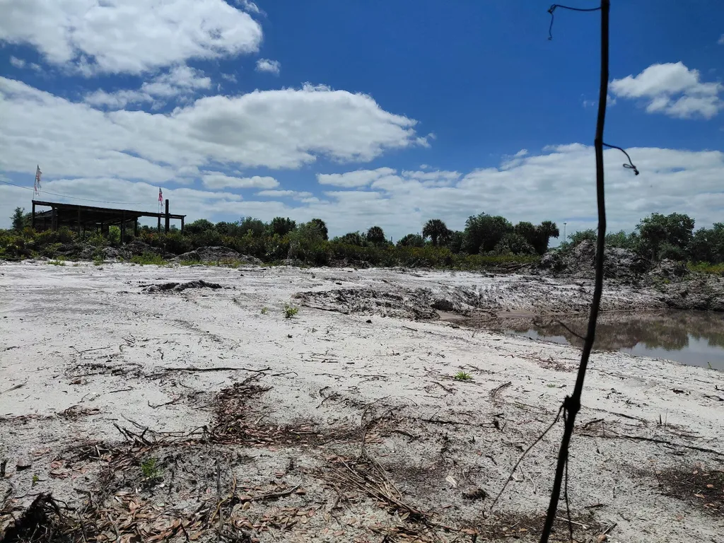 17122 NW 292nd Street Okeechobee FL 34972