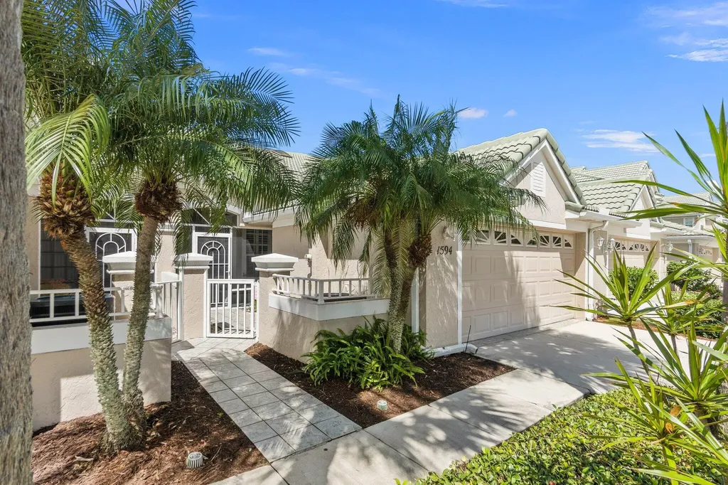 1594 SW Harbour Isle Circle Port St Lucie FL 34986
