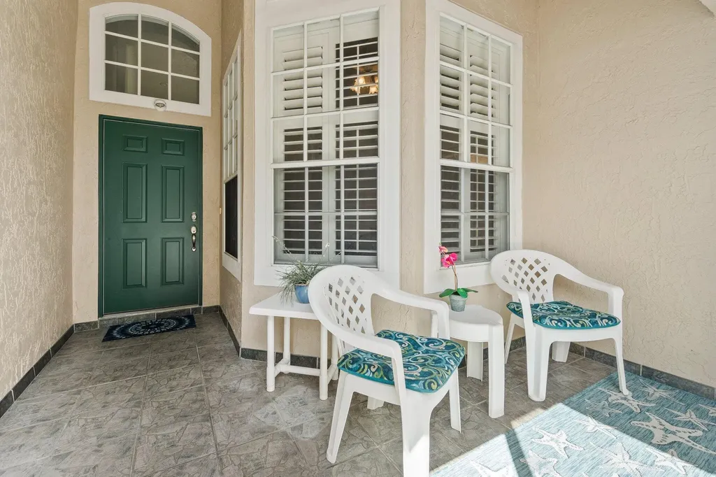 1594 SW Harbour Isle Circle Port St Lucie FL 34986