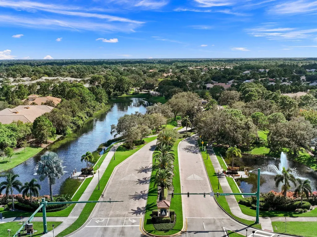 1594 SW Harbour Isle Circle Port St Lucie FL 34986