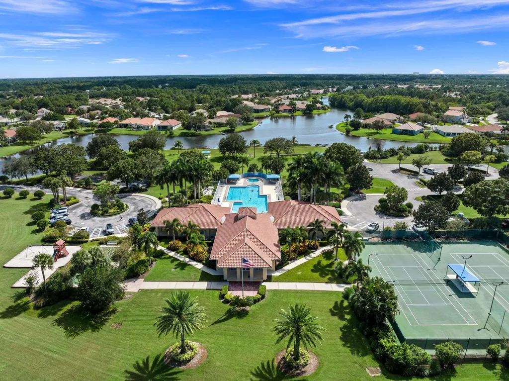 1594 SW Harbour Isle Circle Port St Lucie FL 34986
