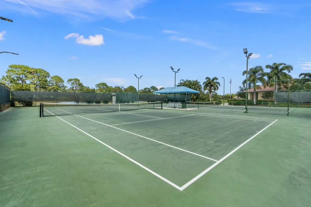 1594 SW Harbour Isle Circle Port St Lucie FL 34986