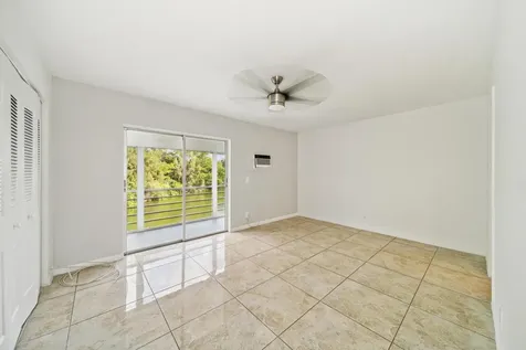114 Northampton F West Palm Beach FL 33417