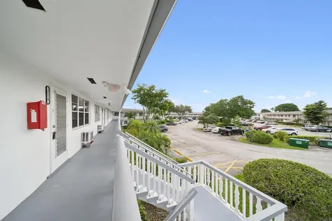 114 Northampton F West Palm Beach FL 33417